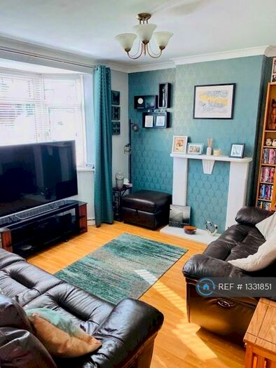 3 Bedroom Semi-Detached House To Rent In York Road, Maidstone, ME15