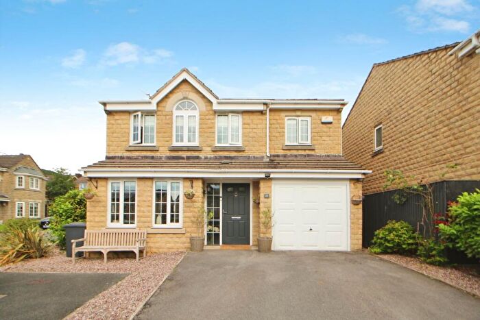 4 Bedroom Detached House For Sale In Plover Close, Glossop, Derbyshire, SK13