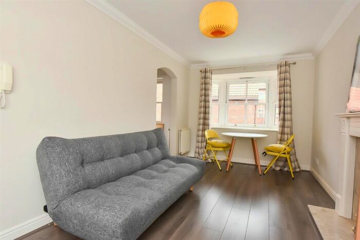 1 Bedroom Flat To Rent In St. Andrew Place, York, YO1