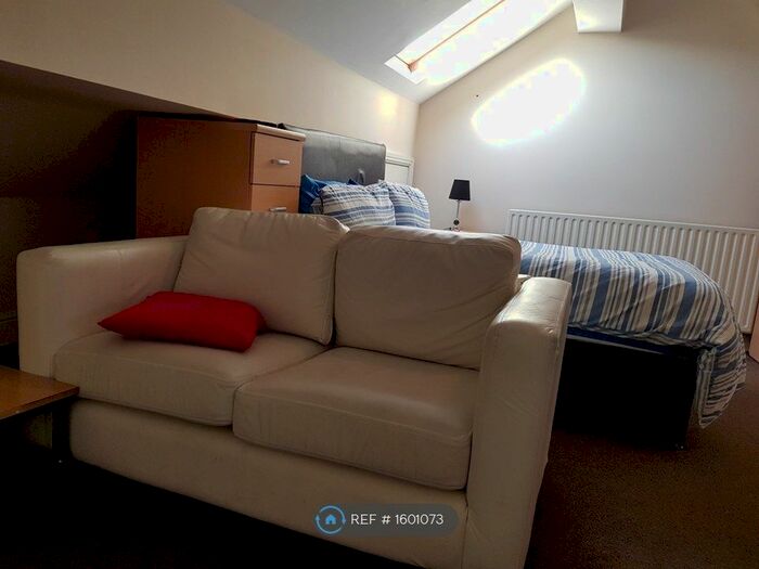 Studio To Rent In Studio, Newcastle U Lyme, ST5