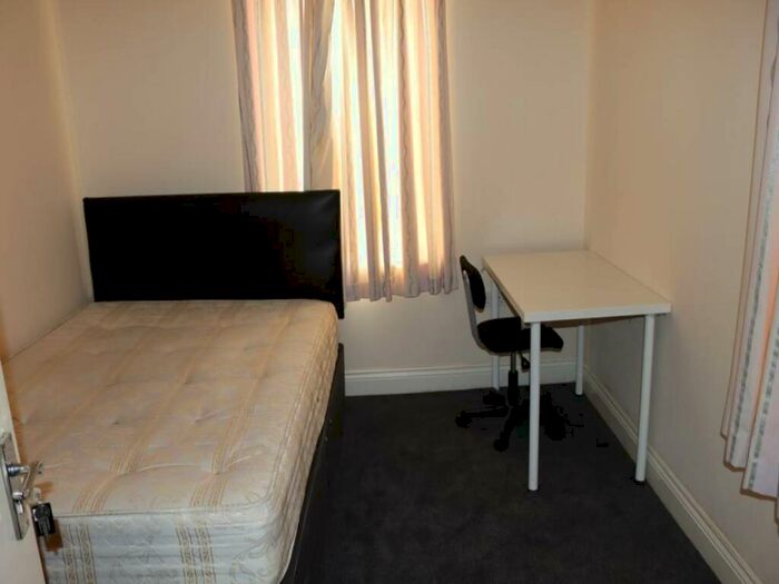 5 Bedroom House To Rent In Horsa Gardens, Hatfield, Hertfordshire, AL10