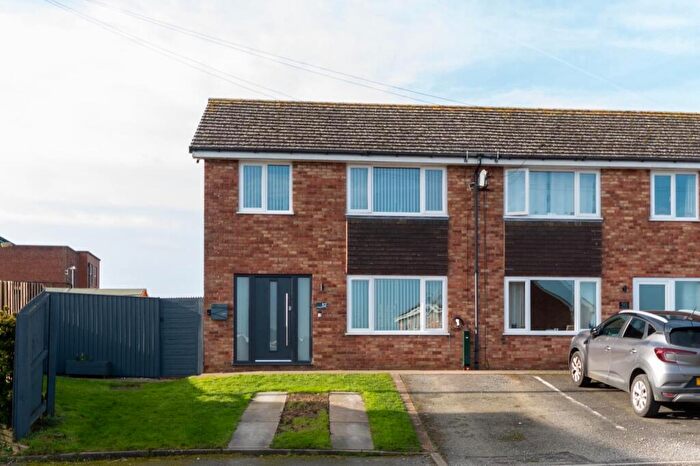 3 Bedroom End Of Terrace House For Sale In Sandringham Drive, Louth, LN11