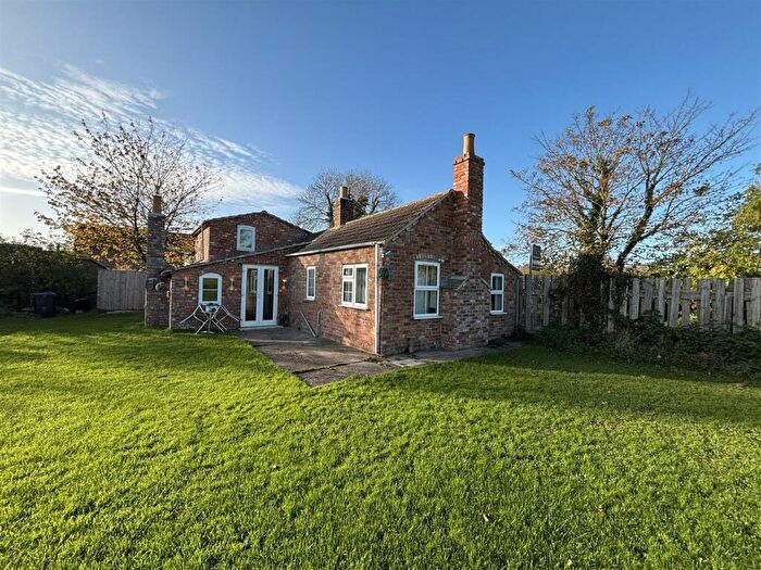 2 Bedroom Detached Bungalow For Sale In Priory Lane, Grimoldby, LN11