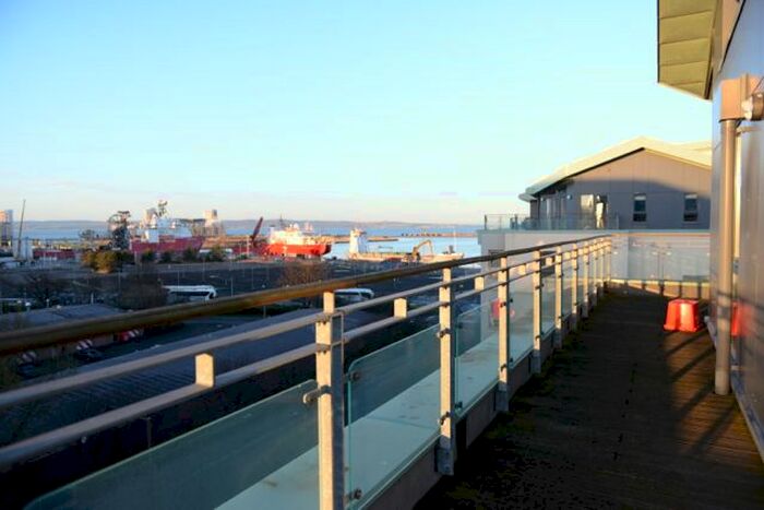 3 Bedroom Flat To Rent In Lindsay Road, Leith, Edinburgh, EH6