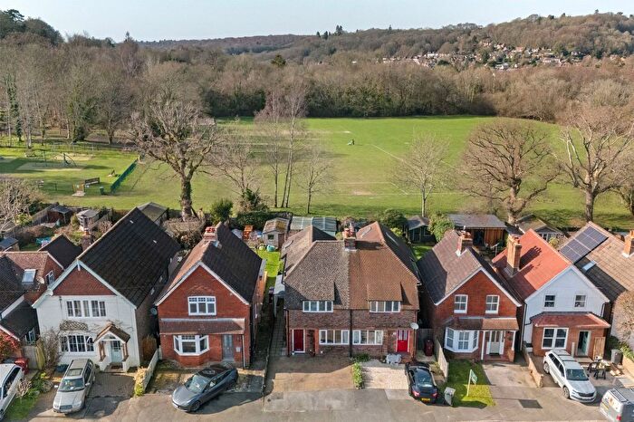 3 Bedroom Semi Detached House For Sale In New Road, Haslemere, GU27