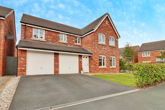 5 Bedroom Detached House For Sale In Cotton Field Road, Holmes Chapel, CW4