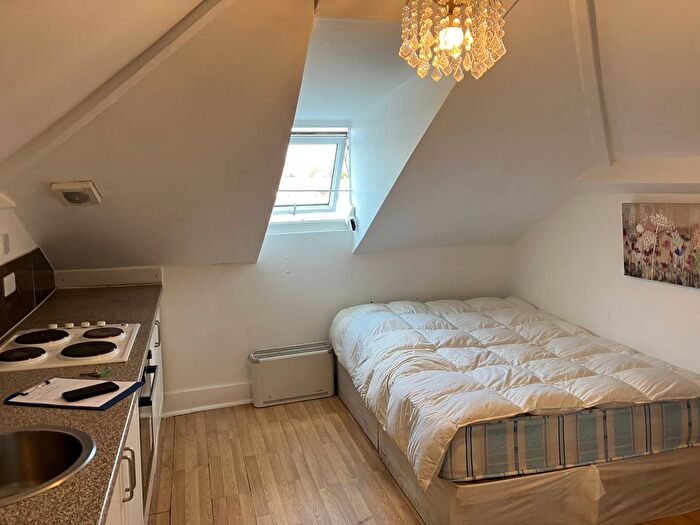 Studio To Rent In Pownall Gardens, Hounslow, TW3