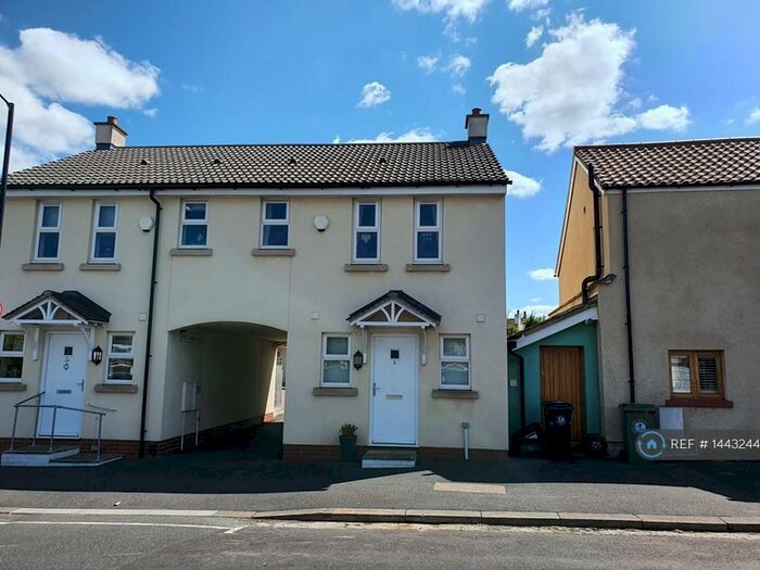 2 Bedroom Terraced House To Rent In Back Stoke Lane, Bristol, BS9