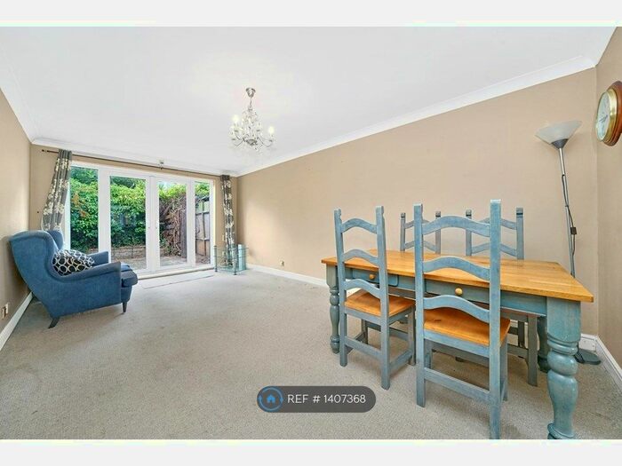 3 Bedroom Terraced House To Rent In Ebbisham Drive, London, SW8