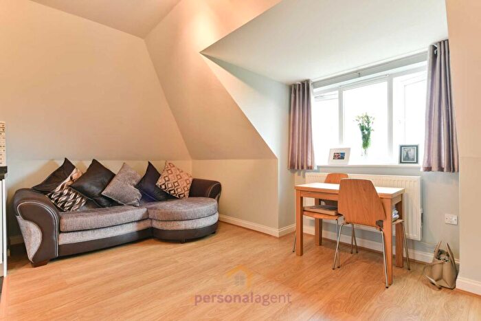 1 Bedroom Flat To Rent In Vernon Close, West Ewell, KT19
