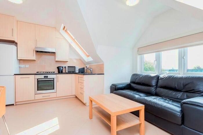 1 Bedroom Flat To Rent In Madeley Road, Ealing, London, W5