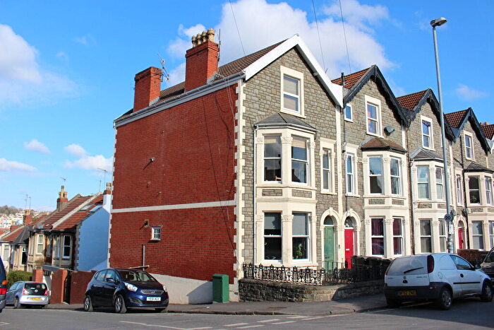 2 Bedroom Apartment For Sale In First Floor Flat, Stackpool Road, BS3