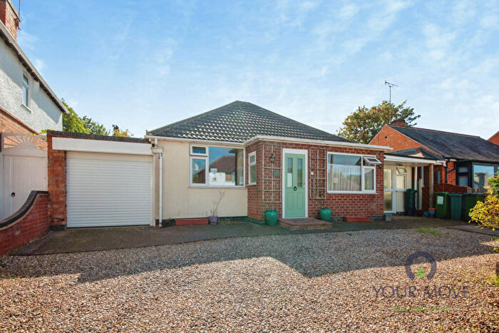 2 Bedroom Bungalow For Sale In Grange Drive, Glen Parva, Leicester, Leicestershire, LE2