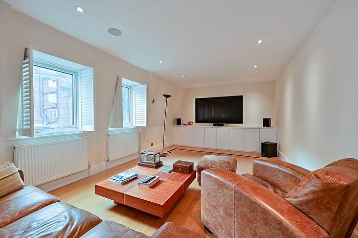 2 Bedroom Flat For Sale In Watchfield Court, Chiswick, London, W4