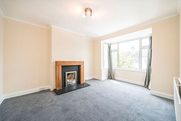 2 Bedroom Maisonette To Rent In Edgeley Road, Clapham, SW4