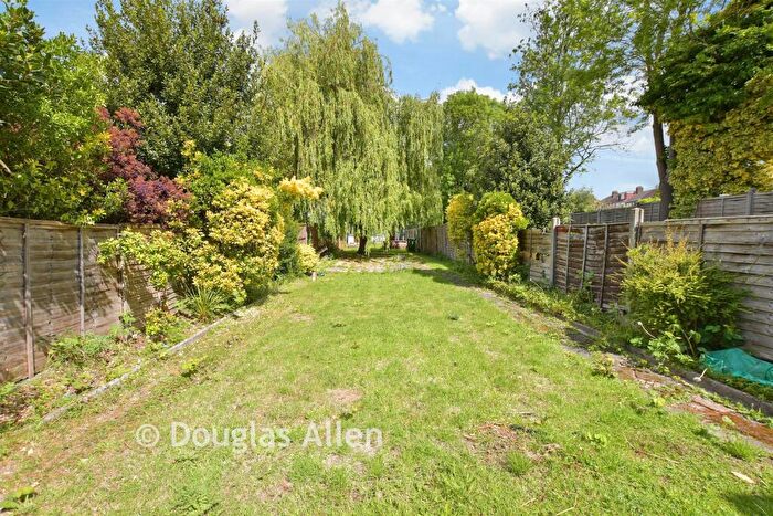 4 Bedroom Semi Detached House For Sale In Wadham Road, Walthamstow, E17