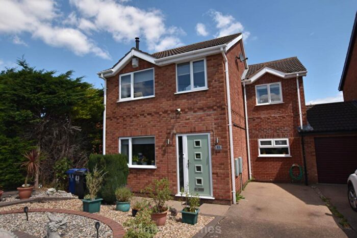 4 Bedroom Link Detached House For Sale In Albatross Drive, Grimsby, DN37