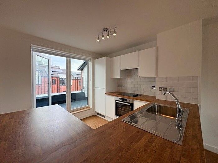 2 Bedroom Maisonette To Rent In Brook Street, Bolton, BL1