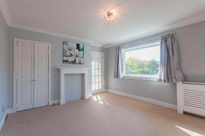 2 Bedroom Flat To Rent In Ivanhoe Crescent, Edinburgh, EH16