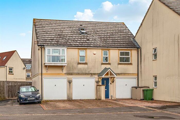 3 Bedroom Coach House For Sale In Dragonfly Close, Kingswood, Bristol, BS15