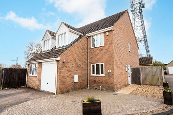 3 Bedroom Semi-Detached House For Sale In Elizabeth Way, Haddenham, CB6