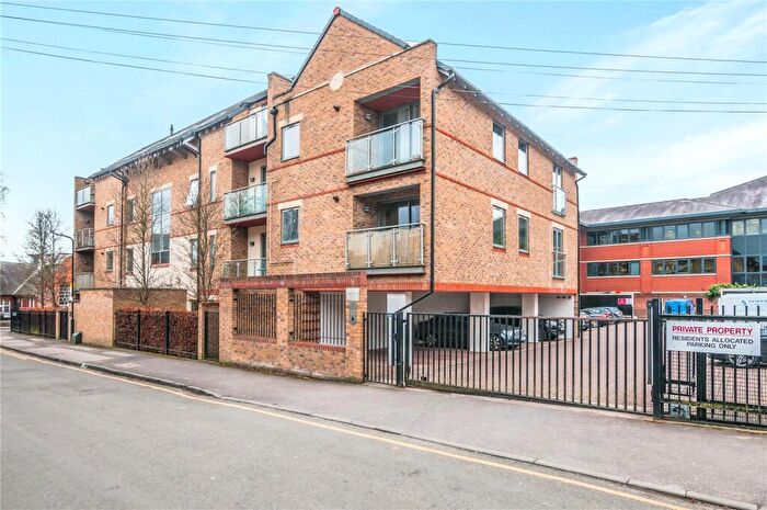 2 Bedroom Apartment For Sale In Spur House, The Crescent, Maidenhead, SL6