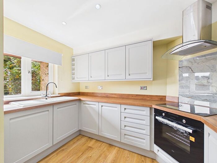 2 Bedroom Flat For Sale In Vintners Close, Peterborough, PE3
