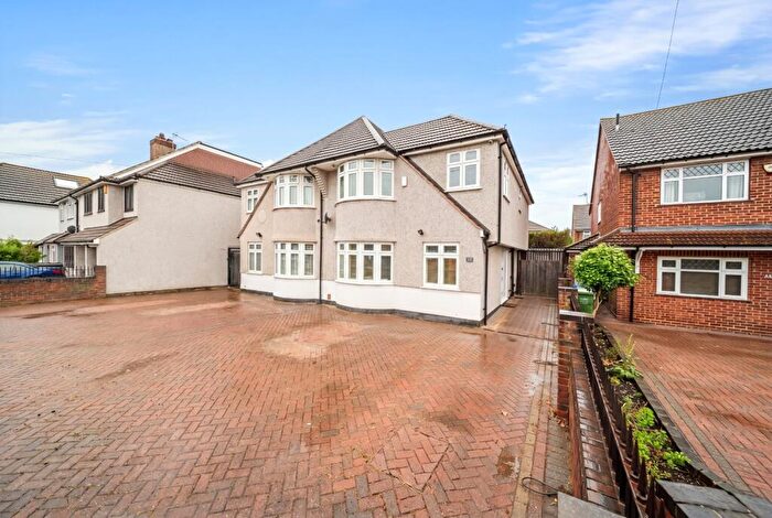 5 Bedroom Semi Detached House For Sale In Pickford Road, Bexleyheath, Kent, DA7