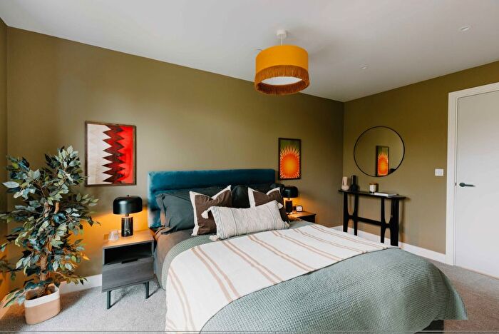 2 Bedroom Flat To Rent In Loudon's Yard, Inkwell Place Birmingham, B16