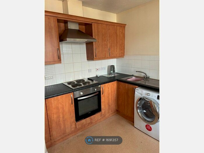 2 Bedroom Flat To Rent In Cherry Court, Warrington, WA1