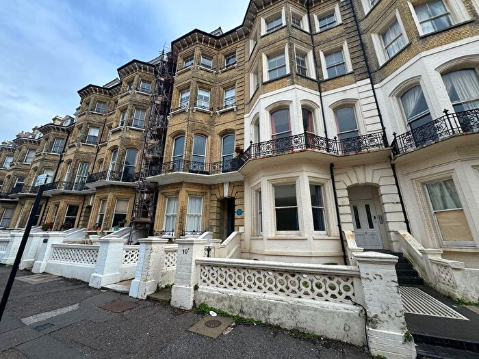 2 Bedroom Flat To Rent In First Avenue, Hove, BN3
