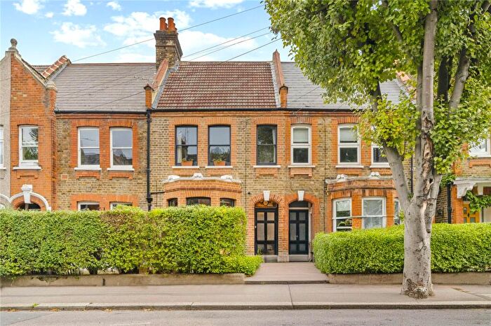 3 Bedroom Terraced House To Rent In Badlis Road, Walthamstow, London, E17