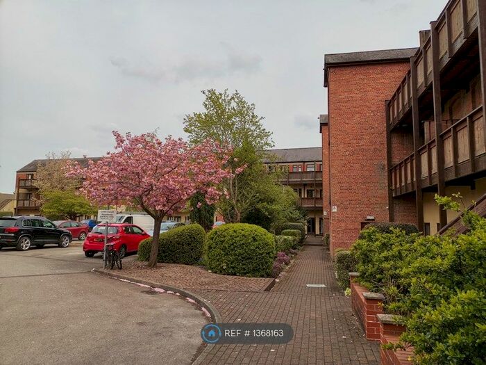 2 Bedroom Flat To Rent In Leen Court, Nottingham, NG7
