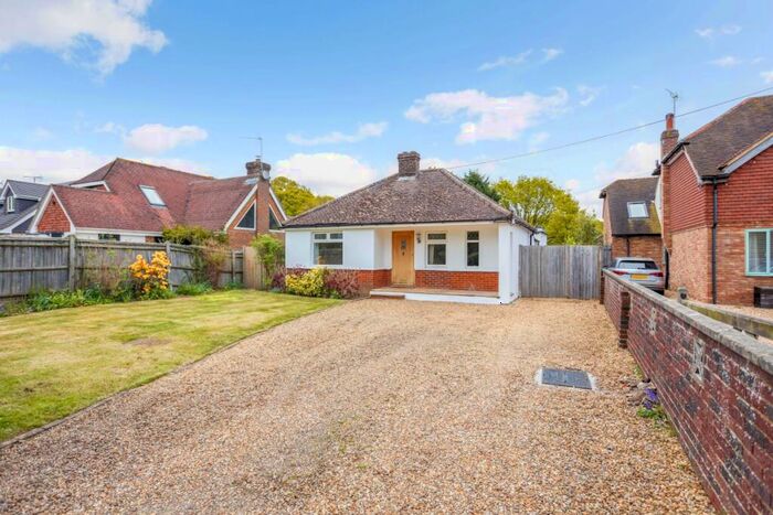 4 Bedroom Bungalow To Rent In Brighton Road Shermanbury, RH13