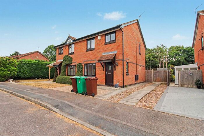 3 Bedroom Semi-Detached House To Rent In Courtney Close, Wollaton, NG8