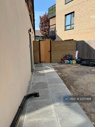 2 Bedroom Flat To Rent In Hollybush Street, London, E13