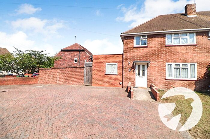 4 Bedroom Semi Detached House For Sale In Cumbrian Avenue, Bexleyheath, DA7