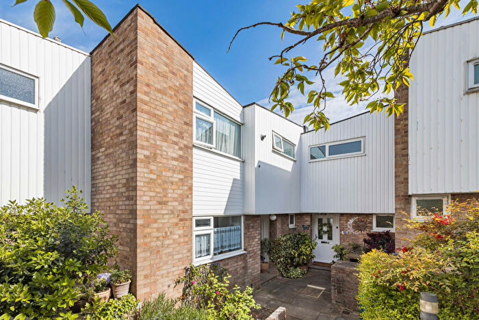 3 Bedroom Terraced House To Rent In Sloane Walk, Croydon, CR0