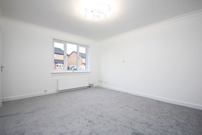 3 Bedroom Semi-Detached House For Sale In Golspie Avenue, Airdrie, ML6 - Photo 2