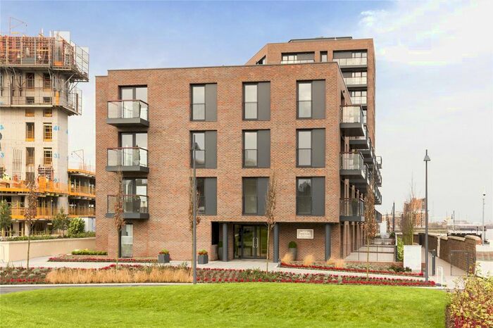 2 Bedroom Flat To Rent In Imperial Building, Duke Of Wellington Avenue, London, SE18