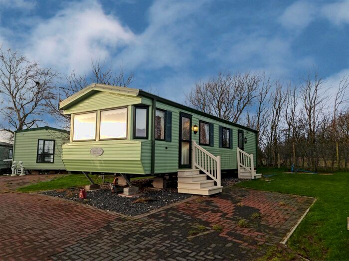 2 Bedroom Bungalow For Sale In Glen Tarn Caravan Park - Blea Tarn Road, Scotforth, Lancaster, LA2