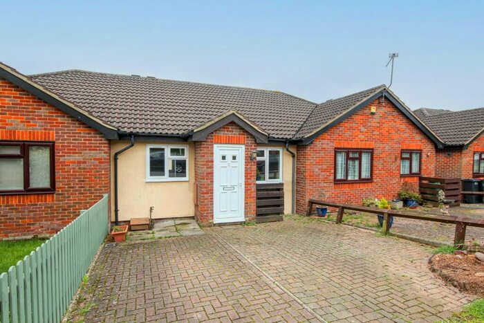 2 Bedroom Bungalow To Rent In Corbet Ride, Leighton Buzzard, LU7