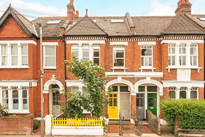 4 Bedroom Maisonette For Sale In Franciscan Road, Tooting, SW17