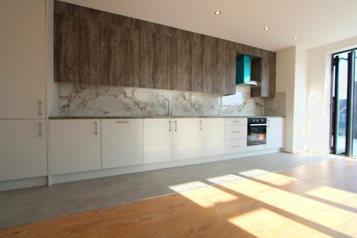 1 Bedroom Flat To Rent In Julien Road, Coulsdon, CR5