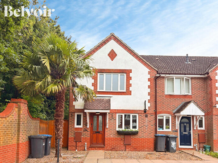 3 Bedroom End Of Terrace House To Rent In Wheatsheaf Close, RH15