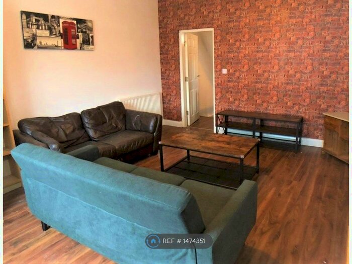 4 Bedroom Terraced House To Rent In Glendore, Salford, M5