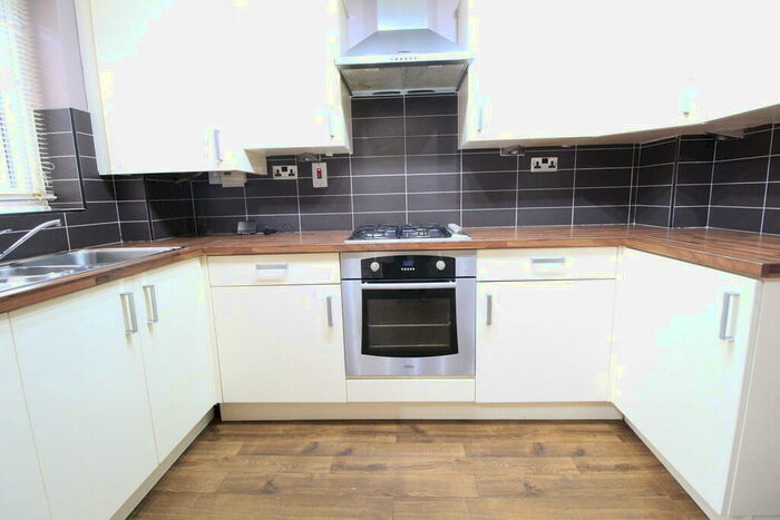 2 Bedroom Semi-Detached House To Rent In Romans Court, Nottingham, NG6