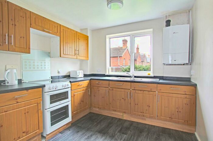 4 Bedroom Town House To Rent In Barley Close, Crawley, RH10