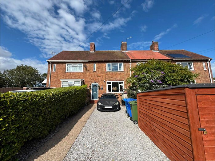 2 Bedroom Terraced House For Sale In Lawrence Avenue, Catfoss, HU11
