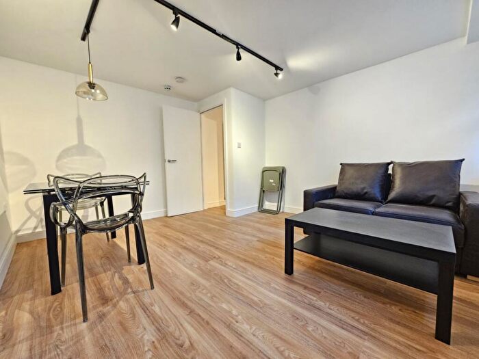 1 Bedroom Flat To Rent In Offord Road, Islington, N1